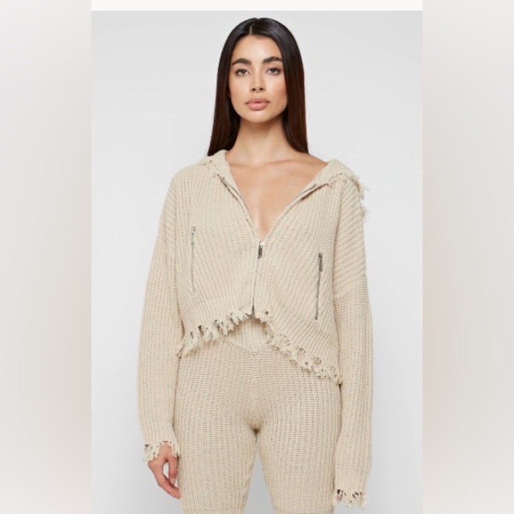 Maniere De Voir Women's Cream Hooded Sweater